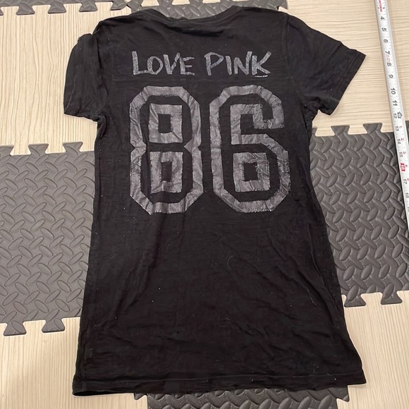 Victoria’s Secret pink love•kiss •laugh• smilf •happy T-shirt size medium - Picture 7 of 7
